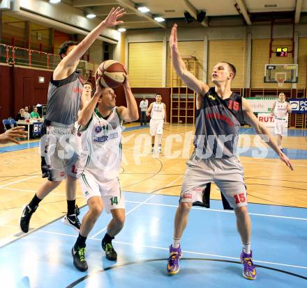 Basketball 2.Bundesliga 2014/15 Grunddurchgang 21.Runde. KOS Celovec gegen Raiders Villach. Ales Kunc,  (KOS), Erik Rhinehart, Povilas Gaidys (Villach). Klagenfurt, am 27.2.1015.
Foto: Kuess
---
pressefotos, pressefotografie, kuess, qs, qspictures, sport, bild, bilder, bilddatenbank