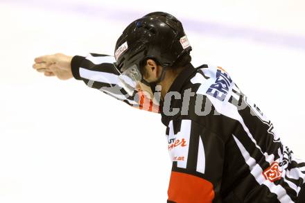 EBEL. Eishockey Bundesliga. KAC gegen Dornbirner Eishockey Club.  Schiedsrichter zeigt Tor. Klagenfurt, am 3.3.2015.
Foto: Kuess 

---
pressefotos, pressefotografie, kuess, qs, qspictures, sport, bild, bilder, bilddatenbank