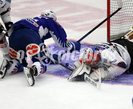 EBEL. Eishockey Bundesliga. EC VSV gegen SAPA Fehervar AV19. Daniel Nageler,  (VSV), Christian Engstrand (Alba Volan). Villach, am 3.3.2015.
Foto: Kuess 


---
pressefotos, pressefotografie, kuess, qs, qspictures, sport, bild, bilder, bilddatenbank