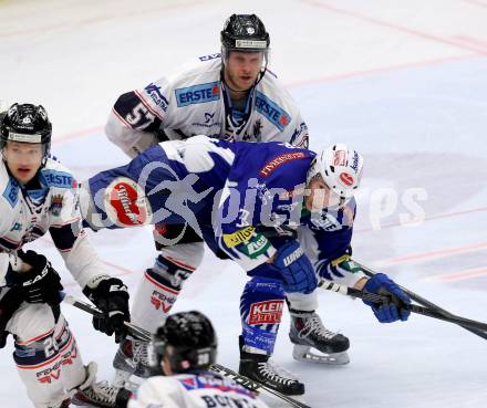 EBEL. Eishockey Bundesliga. EC VSV gegen SAPA Fehervar AV19.  Valentin Leiler,  (VSV), Attila Orban  (Alba Volan). Villach, am 3.3.2015.
Foto: Kuess 


---
pressefotos, pressefotografie, kuess, qs, qspictures, sport, bild, bilder, bilddatenbank