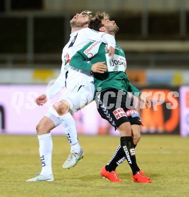 Fussball Bundesliga. RZ Pellets WAC gegen SV Josko Ried. Manuel Weber,  (WAC), Dieter Elsneg (Ried). Wolfsberg, am 4.3.2015.
Foto: Kuess

---
pressefotos, pressefotografie, kuess, qs, qspictures, sport, bild, bilder, bilddatenbank