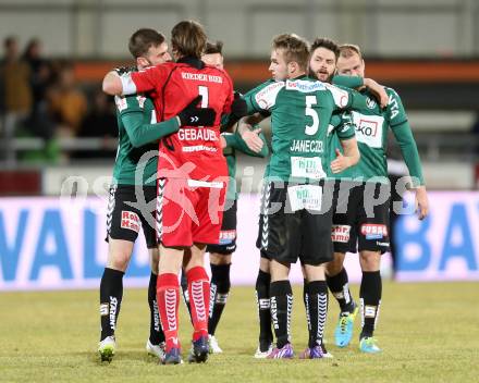 Fussball Bundesliga. RZ Pellets WAC gegen SV Josko Ried.  Jubel Ried. Wolfsberg, am 4.3.2015.
Foto: Kuess

---
pressefotos, pressefotografie, kuess, qs, qspictures, sport, bild, bilder, bilddatenbank