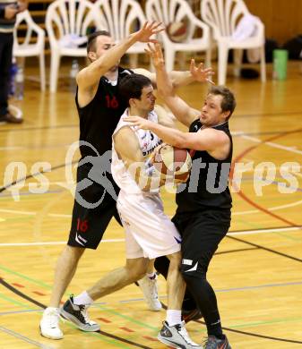 Basketball 2.Bundesliga 2014/15 Grunddurchgang 22.Runde. Radenthein Garnets gegen Mistelbach Mustangs. Peter Gleissner,  (Radenthein),  Edivard Ovcak, Ronald Sprung (Mistelbach). Radenthein, am 7.3.1015.
Foto: Kuess
---
pressefotos, pressefotografie, kuess, qs, qspictures, sport, bild, bilder, bilddatenbank