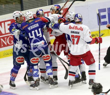 EBEL. Eishockey Bundesliga. EC VSV gegen EC Red Bull Salzburg. Rauferei Geoff Waugh, Stefan Bacher,  (VSV), Thomas Raffl, Manuel Latusa (Salzburg). Villach, am 8.3.2015.
Foto: Kuess 


---
pressefotos, pressefotografie, kuess, qs, qspictures, sport, bild, bilder, bilddatenbank