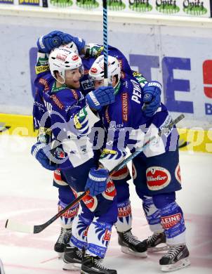 EBEL. Eishockey Bundesliga. EC VSV gegen EC Red Bull Salzburg. Torjubel Brock McBride, Marco Pewal, Mark Santorelli (VSV). Villach, am 8.3.2015.
Foto: Kuess 


---
pressefotos, pressefotografie, kuess, qs, qspictures, sport, bild, bilder, bilddatenbank