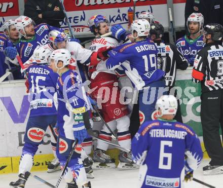 EBEL. Eishockey Bundesliga. EC VSV gegen EC Red Bull Salzburg. Rauferei Stefan Bacher, (VSV), Kyle Beach (Salzburg). Villach, am 8.3.2015.
Foto: Kuess 


---
pressefotos, pressefotografie, kuess, qs, qspictures, sport, bild, bilder, bilddatenbank