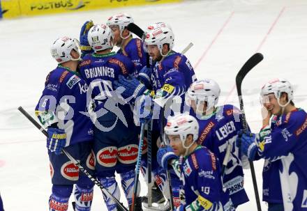 EBEL. Eishockey Bundesliga. EC VSV gegen EC Red Bull Salzburg. Jubel (VSV). Villach, am 8.3.2015.
Foto: Kuess 


---
pressefotos, pressefotografie, kuess, qs, qspictures, sport, bild, bilder, bilddatenbank