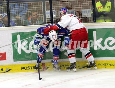 EBEL. Eishockey Bundesliga. EC VSV gegen EC Red Bull Salzburg. Brock McBride,  (VSV), Brian Fahey (Salzburg). Villach, am 8.3.2015.
Foto: Kuess 


---
pressefotos, pressefotografie, kuess, qs, qspictures, sport, bild, bilder, bilddatenbank