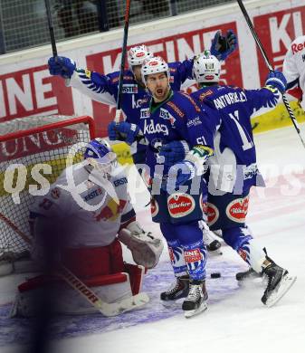 EBEL. Eishockey Bundesliga. EC VSV gegen EC Red Bull Salzburg.  Torjubel Eric Hunter, Marc Santorelli, (VSV). Villach, am 8.3.2015.
Foto: Kuess 


---
pressefotos, pressefotografie, kuess, qs, qspictures, sport, bild, bilder, bilddatenbank