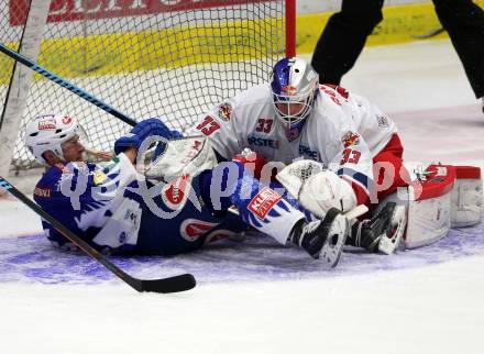 EBEL. Eishockey Bundesliga. EC VSV gegen EC Red Bull Salzburg. Daniel Nageler,  (VSV), Luka Gracnar (Salzburg). Villach, am 13.3.2015.
Foto: Kuess 


---
pressefotos, pressefotografie, kuess, qs, qspictures, sport, bild, bilder, bilddatenbank