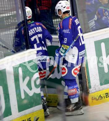 EBEL. Eishockey Bundesliga. EC VSV gegen EC Red Bull Salzburg. Darren Haydar, Jason Krog (VSV). Villach, am 13.3.2015.
Foto: Kuess 


---
pressefotos, pressefotografie, kuess, qs, qspictures, sport, bild, bilder, bilddatenbank