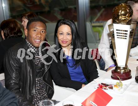 Fussball Laenderspiel. Oesterreich gegen Uruguay.  David Alaba mit Mutter Gina. Klagenfurt, 5.3.2014.
Foto: Kuess

---
pressefotos, pressefotografie, kuess, qs, qspictures, sport, bild, bilder, bilddatenbank