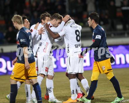 Fussball Bundesliga. RZ Pellets WAC gegen FC Red Bull Salzburg. Torjubel De Oliveira Silvio Carlos, Jacobo Ynclan, Michael Sollbauer (WAC). Wolfsberg, am 21.3.2015.
Foto: Kuess

---
pressefotos, pressefotografie, kuess, qs, qspictures, sport, bild, bilder, bilddatenbank