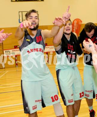 Basketball 2.Bundesliga 2014/15 Play off. Viertelfinale. Raiders Villach gegen Mistelbach Mustangs. Jubel Vincent Zwittnig, Andreas Napokoj (Villach). Villach, am 21.3.2015.
Foto: Kuess
---
pressefotos, pressefotografie, kuess, qs, qspictures, sport, bild, bilder, bilddatenbank