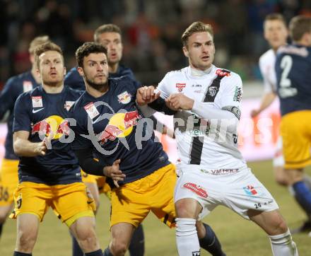 Fussball Bundesliga. RZ Pellets WAC gegen FC Red Bull Salzburg. Michael Sollbauer,  (WAC), Marco Djuricin (Salzburg). Wolfsberg, am 21.3.2015.
Foto: Kuess

---
pressefotos, pressefotografie, kuess, qs, qspictures, sport, bild, bilder, bilddatenbank