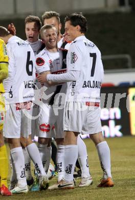 Fussball Bundesliga. RZ Pellets WAC gegen FC Red Bull Salzburg. Jubel Manuel Kerhe, Dario Baldauf (WAC). Wolfsberg, am 21.3.2015.
Foto: Kuess

---
pressefotos, pressefotografie, kuess, qs, qspictures, sport, bild, bilder, bilddatenbank