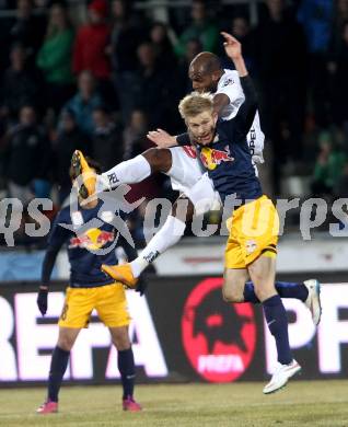 Fussball Bundesliga. RZ Pellets WAC gegen FC Red Bull Salzburg. De Oliveira Silvio Carlos, (WAC), Konrad Laimer (Salzburg). Wolfsberg, am 21.3.2015.
Foto: Kuess

---
pressefotos, pressefotografie, kuess, qs, qspictures, sport, bild, bilder, bilddatenbank