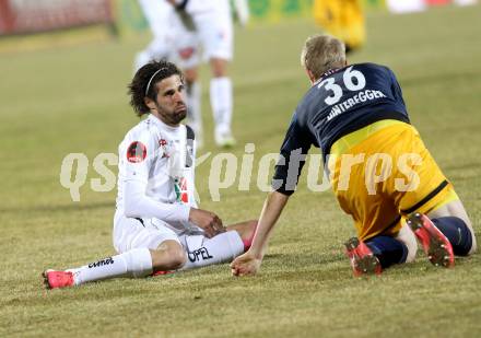 Fussball Bundesliga. RZ Pellets WAC gegen FC Red Bull Salzburg.  Jacobo Ynclan, (WAC), Martin Hinteregger  (Salzburg). Wolfsberg, am 21.3.2015.
Foto: Kuess

---
pressefotos, pressefotografie, kuess, qs, qspictures, sport, bild, bilder, bilddatenbank