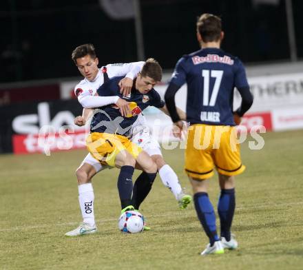 Fussball Bundesliga. RZ Pellets WAC gegen FC Red Bull Salzburg. Seebacher Rene,  (WAC), Marcel Sabitzer (Salzburg). Wolfsberg, am 21.3.2015.
Foto: Kuess

---
pressefotos, pressefotografie, kuess, qs, qspictures, sport, bild, bilder, bilddatenbank