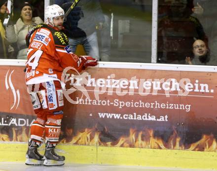 EBEL. Eishockey Bundesliga. KAC gegen EC Red Bull Salzburg. Torjubel Johannes Reichel (KAC). Klagenfurt, am 24.3.2015.
Foto: Kuess 

---
pressefotos, pressefotografie, kuess, qs, qspictures, sport, bild, bilder, bilddatenbank