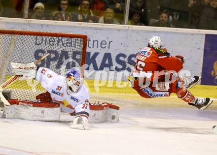 EBEL. Eishockey Bundesliga. KAC gegen EC Red Bull Salzburg. Patrick Harand, (KAC),  Luka Gracnar (Salzburg). Klagenfurt, am 24.3.2015.
Foto: Kuess 

---
pressefotos, pressefotografie, kuess, qs, qspictures, sport, bild, bilder, bilddatenbank