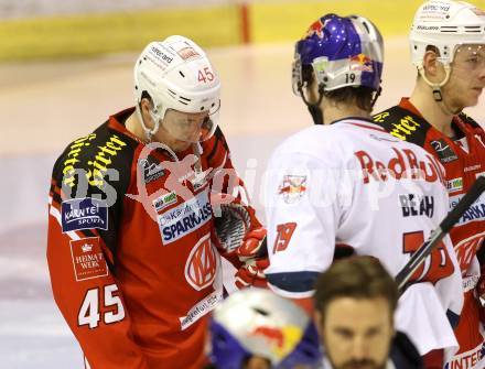 EBEL. Eishockey Bundesliga. KAC gegen EC Red Bull Salzburg. David Schuller,  (KAC), Kyle Beach (Salzburg). Klagenfurt, am 29.3.2015.
Foto: Kuess 

---
pressefotos, pressefotografie, kuess, qs, qspictures, sport, bild, bilder, bilddatenbank