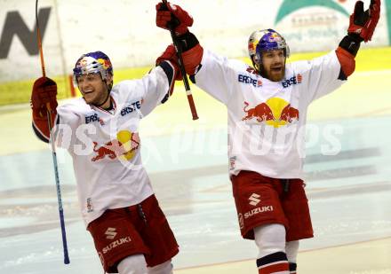 EBEL. Eishockey Bundesliga. KAC gegen EC Red Bull Salzburg. Torjubel John Hughes, Brett Sterling  (Salzburg). Klagenfurt, am 29.3.2015.
Foto: Kuess 

---
pressefotos, pressefotografie, kuess, qs, qspictures, sport, bild, bilder, bilddatenbank