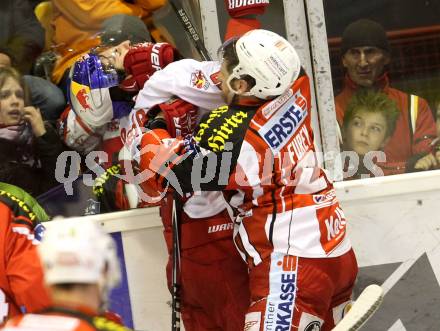 EBEL. Eishockey Bundesliga. KAC gegen EC Red Bull Salzburg. Kirk Furey,  (KAC), Kyle Beach (Salzburg). Klagenfurt, am 29.3.2015.
Foto: Kuess 

---
pressefotos, pressefotografie, kuess, qs, qspictures, sport, bild, bilder, bilddatenbank