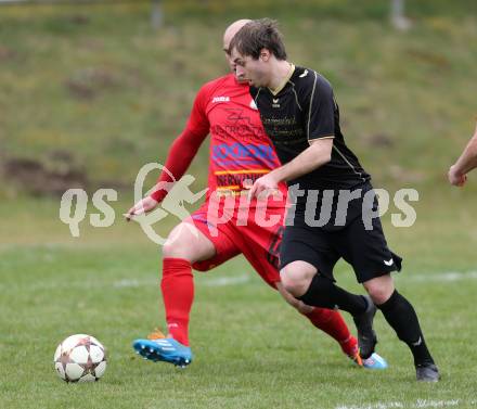 Fussball Kaerntner Liga. Koettmannsdorf gegen Lendorf. Christian Schimmel,  (Koettmannsdorf). Mario Nagy (Lendorf). Koettmannsdorf, am 29.3.2015.
Foto: Kuess
---
pressefotos, pressefotografie, kuess, qs, qspictures, sport, bild, bilder, bilddatenbank