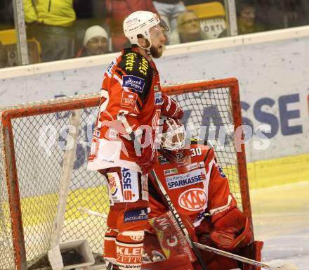 EBEL. Eishockey Bundesliga. KAC gegen EC Red Bull Salzburg. Thomas Poeck, Rene Swette (KAC). Klagenfurt, am 29.3.2015.
Foto: Kuess 

---
pressefotos, pressefotografie, kuess, qs, qspictures, sport, bild, bilder, bilddatenbank