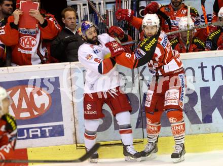 EBEL. Eishockey Bundesliga. KAC gegen EC Red Bull Salzburg. Jason DeSantis,   (KAC), Dominique Heinrich (Salzburg). Klagenfurt, am 29.3.2015.
Foto: Kuess 

---
pressefotos, pressefotografie, kuess, qs, qspictures, sport, bild, bilder, bilddatenbank