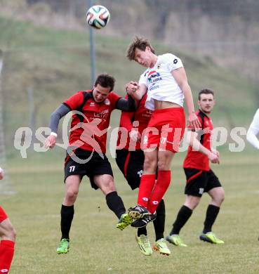 Fussball. Kaerntner Liga. Maria Saal gegen FC Alpe Adria. Rok Smid (Maria Saal), Antonio Vavpic (Alpe Adria). Maria Saal, 4.4.2015.
Foto: Kuess
---
pressefotos, pressefotografie, kuess, qs, qspictures, sport, bild, bilder, bilddatenbank