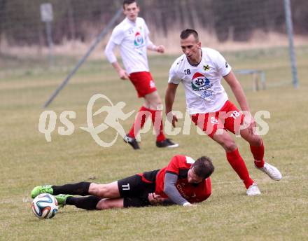 Fussball. Kaerntner Liga. Maria Saal gegen FC Alpe Adria. Rok Smid (Maria Saal), Miroslav Grbic (Alpe Adria). Maria Saal, 4.4.2015.
Foto: Kuess
---
pressefotos, pressefotografie, kuess, qs, qspictures, sport, bild, bilder, bilddatenbank