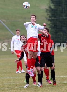 Fussball. Kaerntner Liga. Maria Saal gegen FC Alpe Adria. Roland Krenn, Sebastian Kaiser (Maria Saal), Milan Dajic (Alpe Adria). Maria Saal, 4.4.2015.
Foto: Kuess
---
pressefotos, pressefotografie, kuess, qs, qspictures, sport, bild, bilder, bilddatenbank