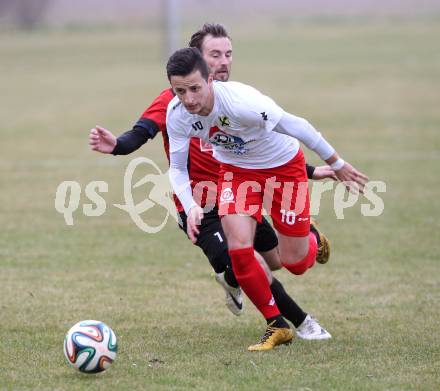 Fussball. Kaerntner Liga. Maria Saal gegen FC Alpe Adria. Roland Krenn (Maria Saal), Enes Brdjanovic (Alpe Adria). Maria Saal, 4.4.2015.
Foto: Kuess
---
pressefotos, pressefotografie, kuess, qs, qspictures, sport, bild, bilder, bilddatenbank