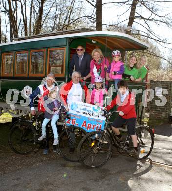 Woerthersee autofrei. Otto Umlauft, BgmIn Maria-Luise Mathiaschitz, StR Juergen Pfeiler, Peter Badura (UPC). Klagenfurt, 3.4.2015.
Foto: Kuess
---
pressefotos, pressefotografie, kuess, qs, qspictures, sport, bild, bilder, bilddatenbank