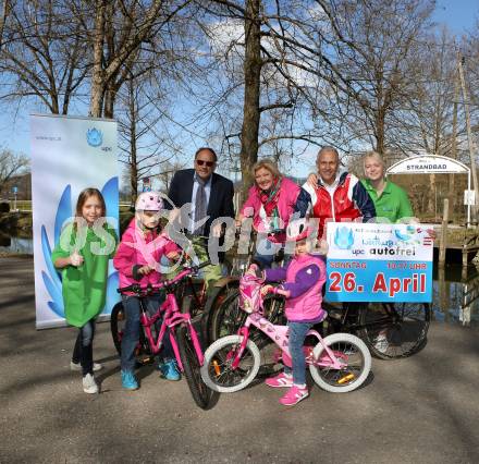 Woerthersee autofrei. Otto Umlauft, BgmIn Maria-Luise Mathiaschitz, StR Juergen Pfeiler. Klagenfurt, 3.4.2015.
Foto: Kuess
---
pressefotos, pressefotografie, kuess, qs, qspictures, sport, bild, bilder, bilddatenbank