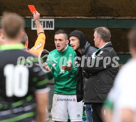 Fussball 1. KLasse Obere Play off. Donau gegen ASK Klagenfurt.  Rote Karte fuer Adem Jahic auf der Spielerbank (Donau). Klagenfurt, am 4.4.2015.
Foto: Kuess
---
pressefotos, pressefotografie, kuess, qs, qspictures, sport, bild, bilder, bilddatenbank