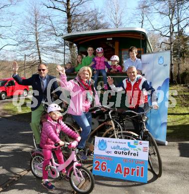 Woerthersee autofrei. Otto Umlauft, BgmIn Maria-Luise Mathiaschitz, StR Juergen Pfeiler. Klagenfurt, 3.4.2015.
Foto: Kuess
---
pressefotos, pressefotografie, kuess, qs, qspictures, sport, bild, bilder, bilddatenbank