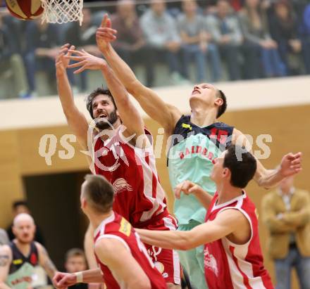 Basketball 2. Bundesliga. Halbfinal-Playoffs. Raides Villach gegen Dragons St. Poelten. Povilas Gaidys (Villach),  Denis Soldo (St. Poelten). Villach, am 6.4.2015.
Foto: Kuess
---
pressefotos, pressefotografie, kuess, qs, qspictures, sport, bild, bilder, bilddatenbank