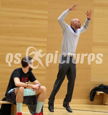 Basketball 2. Bundesliga. Halbfinal-Playoffs. Raides Villach gegen Dragons St. Poelten.  Trainer Stacey Nolan (Villach). Villach, am 6.4.2015.
Foto: Kuess
---
pressefotos, pressefotografie, kuess, qs, qspictures, sport, bild, bilder, bilddatenbank