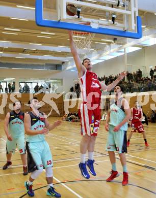 Basketball 2. Bundesliga. Halbfinal-Playoffs. Raides Villach gegen Dragons St. Poelten. Erik Rhinehart, Andreas Napokoj (Villach), Eric Schranz (St. Poelten). Villach, am 6.4.2015.
Foto: Kuess
---
pressefotos, pressefotografie, kuess, qs, qspictures, sport, bild, bilder, bilddatenbank