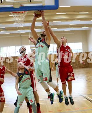 Basketball 2. Bundesliga. Raides Villach gegen Dragons St. Poelten. Andreas Napokoj (Villach), Andreas Bauch (St. Poelten). Villach, am 6.4.2015.
Foto: Kuess
---
pressefotos, pressefotografie, kuess, qs, qspictures, sport, bild, bilder, bilddatenbank