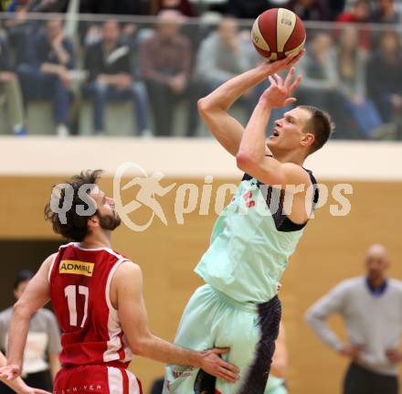 Basketball 2. Bundesliga. Raides Villach gegen Dragons St. Poelten. Povilas Gaidys,  (Villach), Denis Soldo (St. Poelten). Villach, am 6.4.2015.
Foto: Kuess
---
pressefotos, pressefotografie, kuess, qs, qspictures, sport, bild, bilder, bilddatenbank