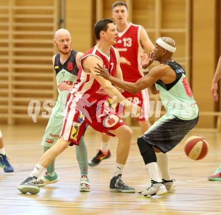 Basketball 2. Bundesliga. Halbfinal-Playoffs. Raides Villach gegen Dragons St. Poelten. Markus Carr (Villach), Martin Speiser (St. Poelten). Villach, am 6.4.2015.
Foto: Kuess
---
pressefotos, pressefotografie, kuess, qs, qspictures, sport, bild, bilder, bilddatenbank