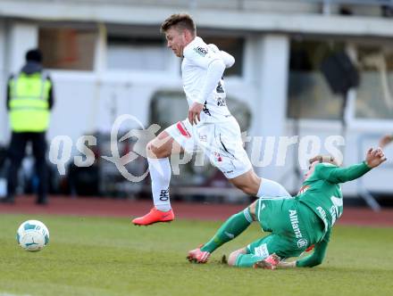 Fussball OEFB Cup. RZ Pellets WAC gegen SK Rapid Wien. Christopher Wernitznig, (WAC), Stefan Stangl  (Rapid). Wolfsberg, am 7.4.2015.
Foto: Kuess

---
pressefotos, pressefotografie, kuess, qs, qspictures, sport, bild, bilder, bilddatenbank