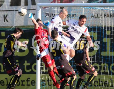 Fussball Regionalliga. SAK gegen Lafnitz. Christian Dlopst, Murat Veliu, (SAK), Lucas Wabnig, Michael Koelbl, Christoph Friedl  (Lafnitz). Welzenegg, am 10.4.2015.
Foto: Kuess
---
pressefotos, pressefotografie, kuess, qs, qspictures, sport, bild, bilder, bilddatenbank