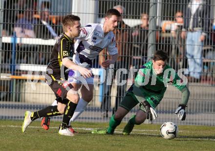 Fussball Regionalliga. SAK gegen Lafnitz. Darjan Aleksic, Marcel Reichmann, (SAK), Hannes Ritter  (Lafnitz). Welzenegg, am 10.4.2015.
Foto: Kuess
---
pressefotos, pressefotografie, kuess, qs, qspictures, sport, bild, bilder, bilddatenbank