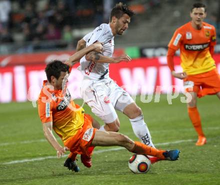 Fussball Bundesliga. RZ Pellets WAC gegen FC Admira Wacker Moedling.  Manuel Seidl,  (WAC), Markus Katzer (Moedling). Wolfsberg, am 11.4.2015.
Foto: Kuess

---
pressefotos, pressefotografie, kuess, qs, qspictures, sport, bild, bilder, bilddatenbank