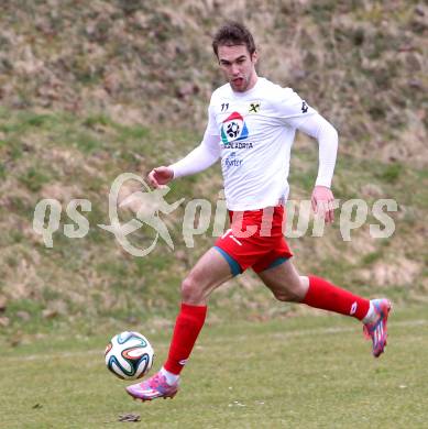 Fussball. Kaerntner Liga. Maria Saal gegen FC Alpe Adria. Milan Dajic (Alpe Adria). Maria Saal, 4.4.2015.
Foto: Kuess
---
pressefotos, pressefotografie, kuess, qs, qspictures, sport, bild, bilder, bilddatenbank